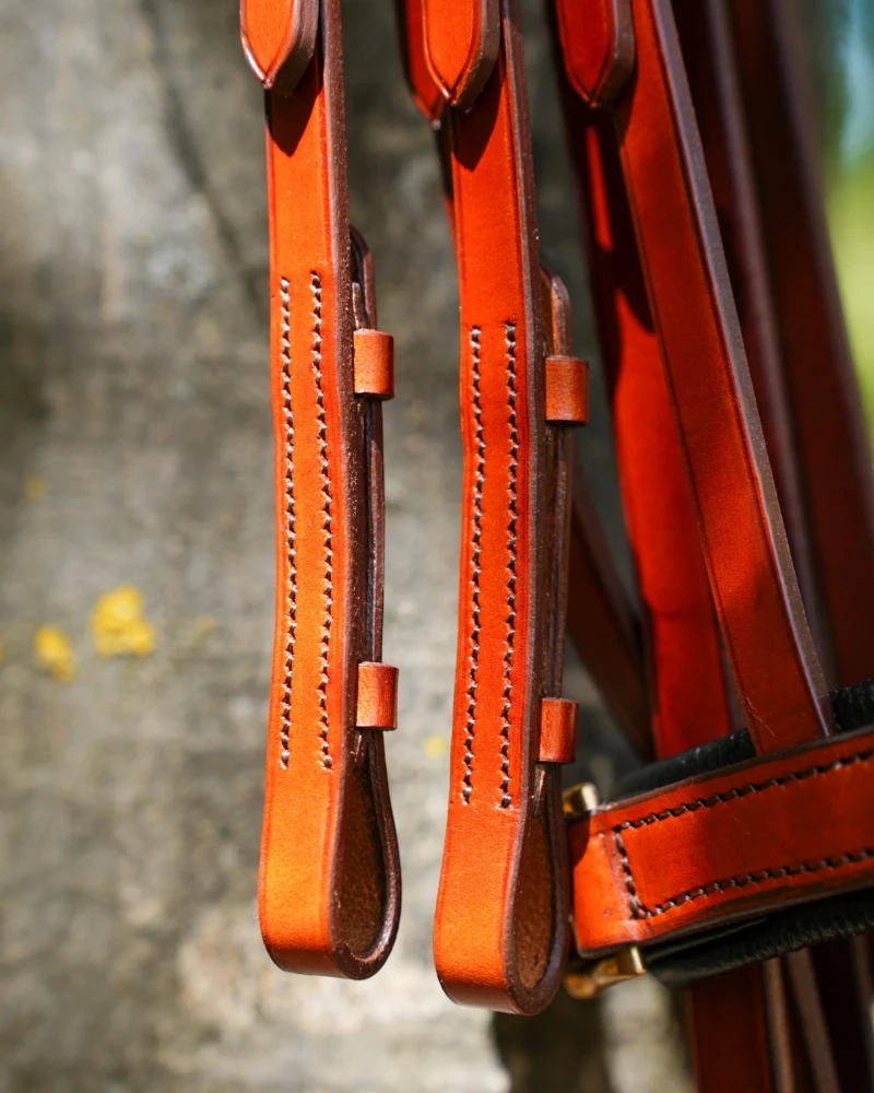 Cabezada Inglesa Anatómica V-LINE SADDLERY