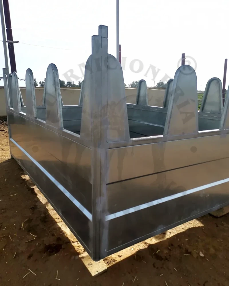Forrajera de Suelo Rectangular de Acero Galvanizado | GV