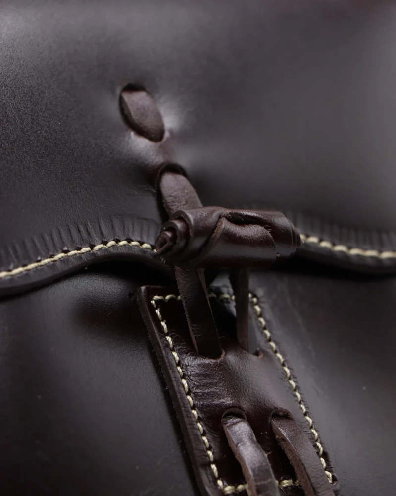 Petaca de Piel Vaquera Flor | Guarnicionería Vilches